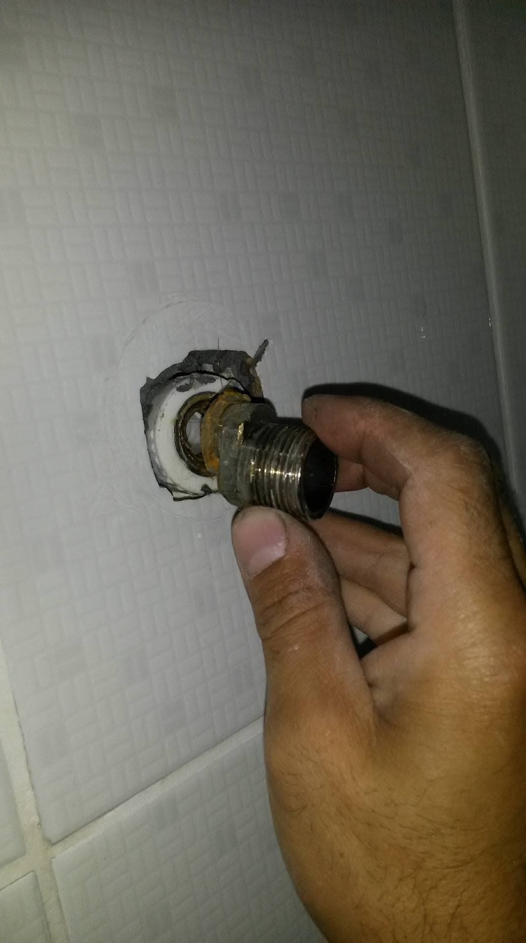 Aysa Su Tesisat duvar içi su hattı kontrolü